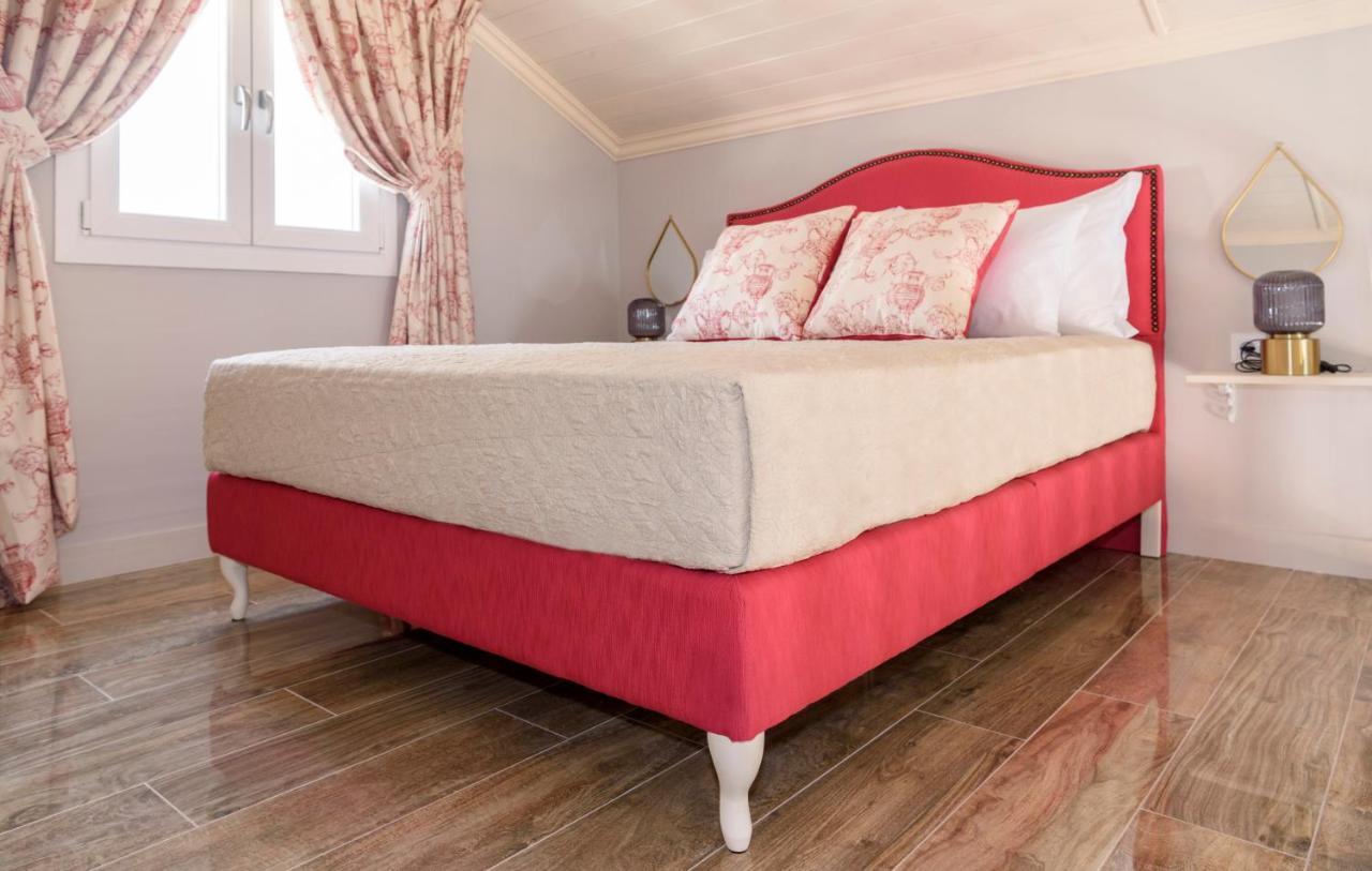 Nafsika Suites (Adults Only) Неа Мудания Екстериор снимка