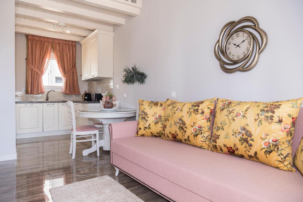 Nafsika Suites (Adults Only) Неа Мудания Екстериор снимка