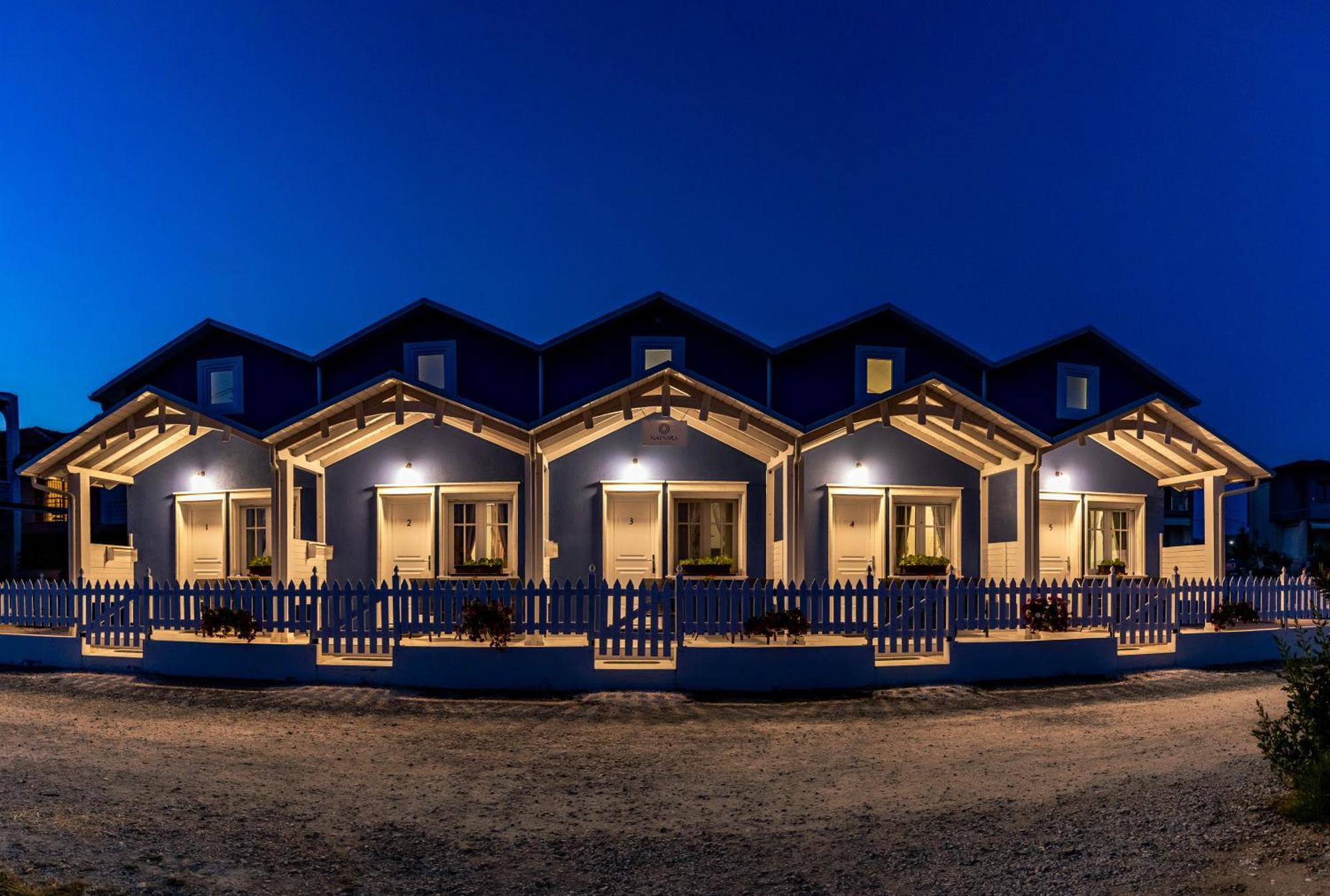 Nafsika Suites (Adults Only) Неа Мудания Екстериор снимка