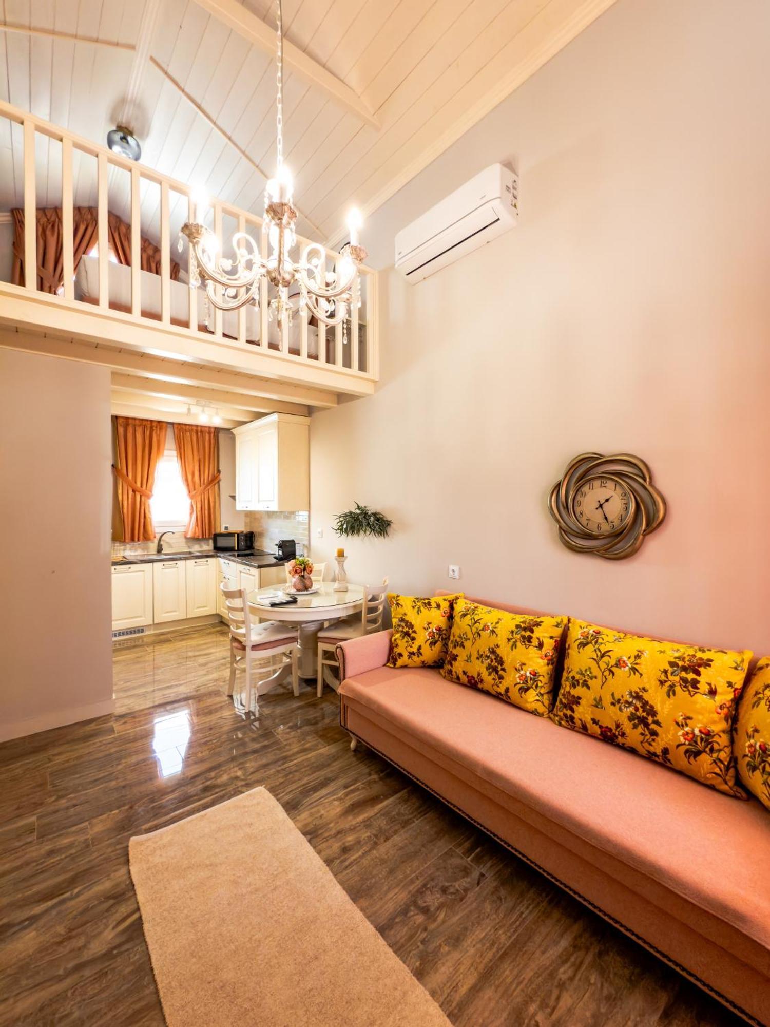 Nafsika Suites (Adults Only) Неа Мудания Екстериор снимка
